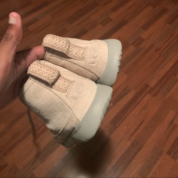 Men Ugg Boots - Picture 4 of 6